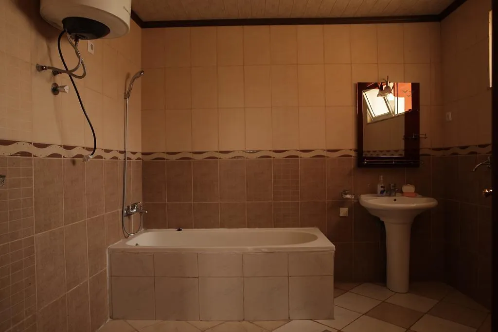 251 Budget Guest House Lege T'afo